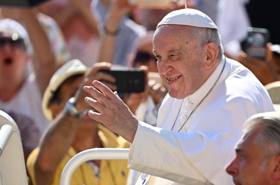 El Papa Francisco ha presentado algunos problemas de salud. Foto: Yahoo Deportes