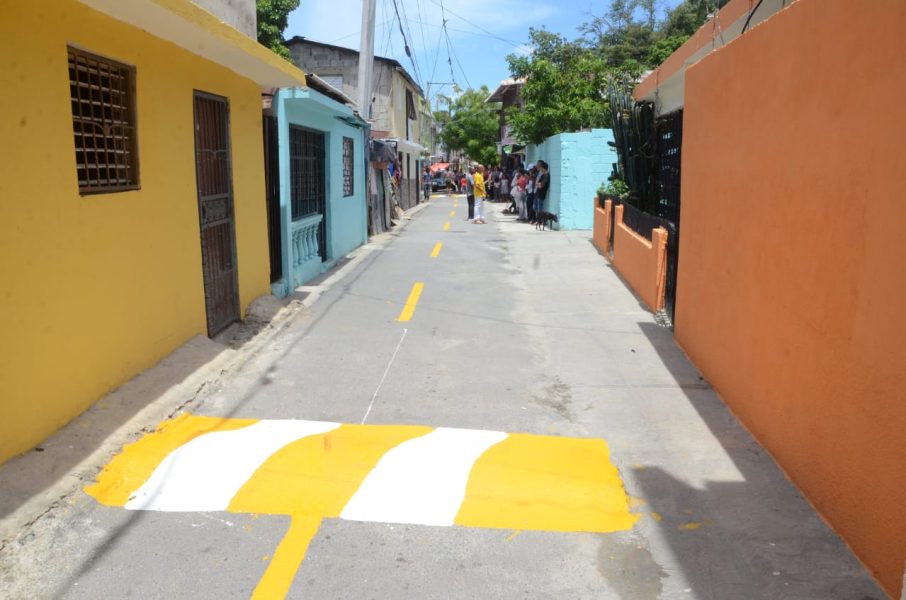 Calle-8-construida-y-senalizada