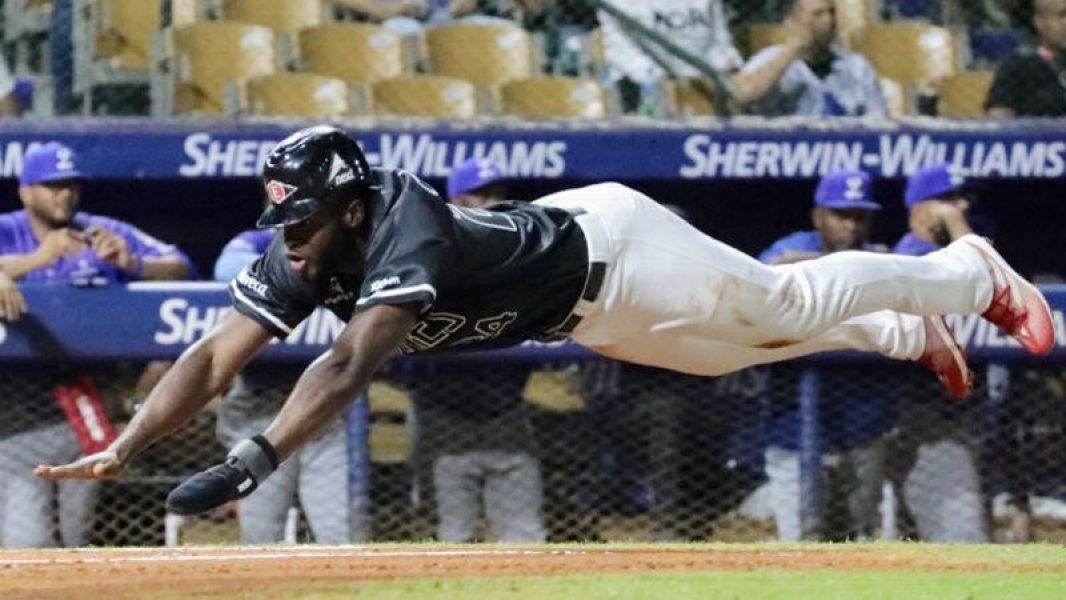 Los Leones del Escogido mantienen vivas sus aspiraciones de postemporada con un triunfo ante Tigres de Licey. Foto: ESPN