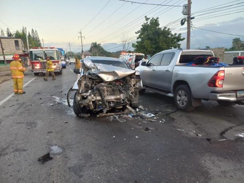 un-muerto-y-varios-heridos-en-accidente-de-transito-en-navarrete